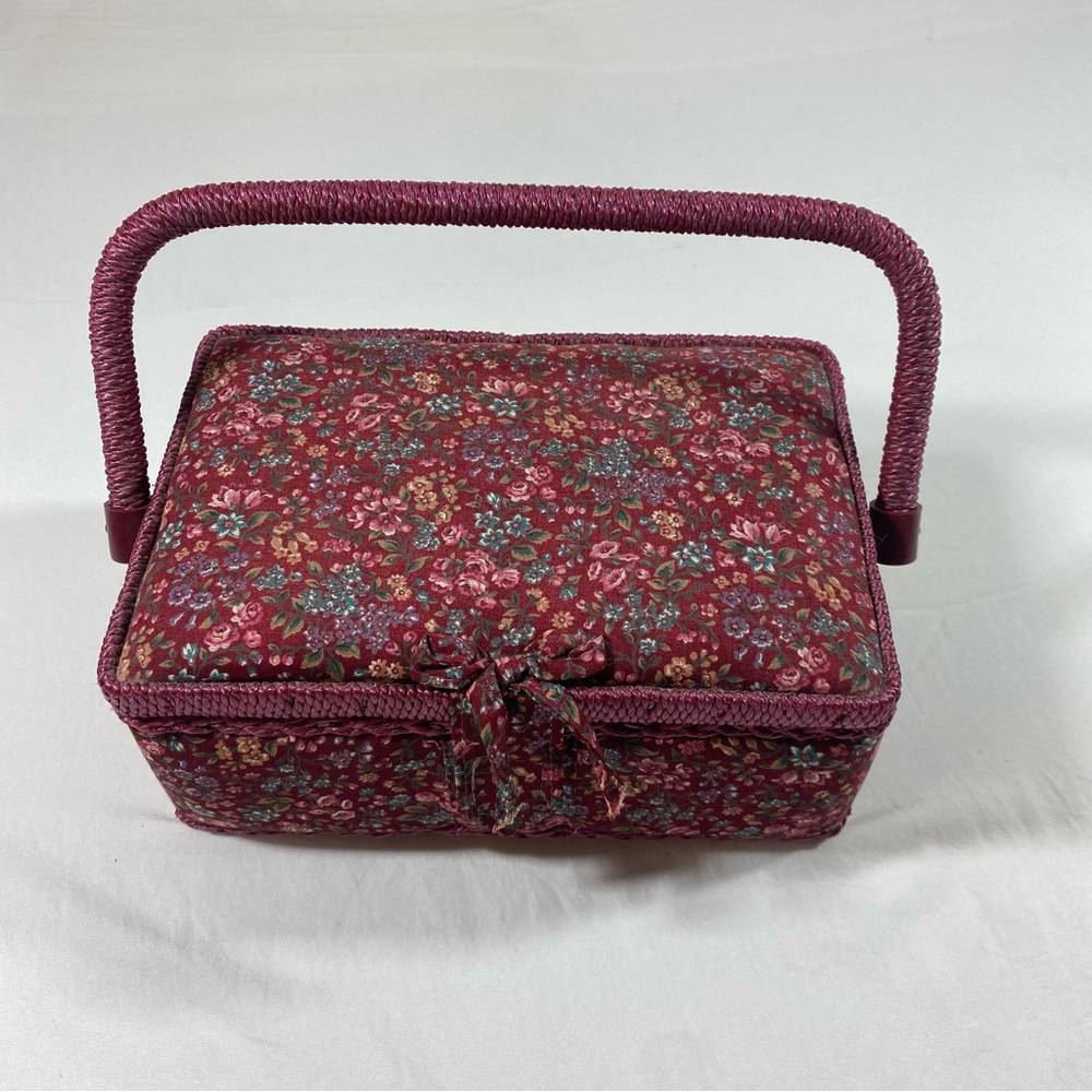 Vintage Sewing Box With Lid Upholstered Padded Floral With Handle Compartments - Picture 13 of 13